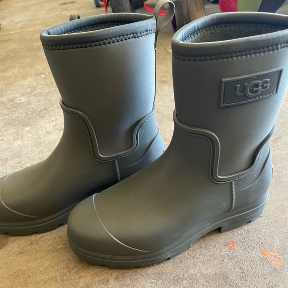 Ugg rain boot - Picture 3 of 5